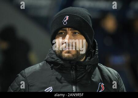 14 gennaio 2020, Greenhous Prato, Shrewsbury, Inghilterra; Emirates FA Cup, Shrewsbury Town v Bristol City : Lee Johnson prima di kick off Credit: Gareth Dalley/news immagini Foto Stock