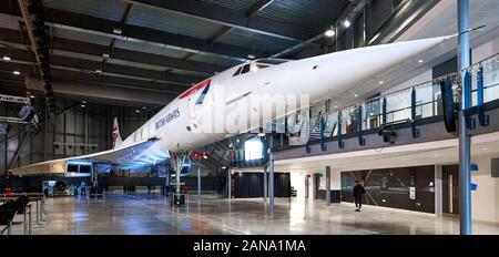 Concorde supersonic jet del passeggero aereo nel suo hangar a Bristol Aerospace Museum Regno Unito Foto Stock