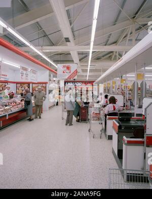 Kwik salvare supermercato, Battersea, Londra in 1990, REGNO UNITO Foto Stock