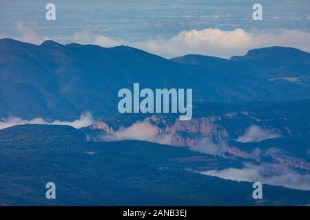 Terradets gorge, Noguera Pallaresa river, Montsec gamma, il Pre-Pyrenees, Lleida, Catalogna, Spagna, Europa Foto Stock