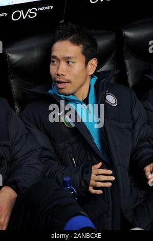 Milano, 06 febbraio 2011, 'G.ALLO STADIO MEAZZA SAN SIRO ' Stadium, il campionato di calcio Seria A 2010/2011, FC Inter - Roma: Yuto Nagatomo prima della partita Foto Stock