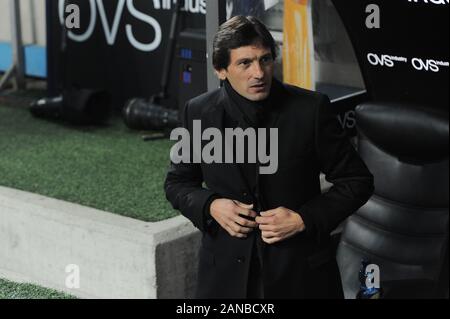 Milano, 06 febbraio 2011, 'G.ALLO STADIO MEAZZA SAN SIRO ' Stadium, il campionato di calcio Seria A 2010/2011, FC Inter - Roma: l'Inter allenatore Leonardo prima della partita Foto Stock