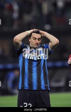 Milano, 05 aprile 2011,' SAN SIRO Stadium, la UEFA Champions League 2010/2011 ,FC Inter - FC Schalke 04 : Diego Milito durante la partita Foto Stock