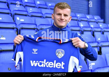 Oldham, Regno Unito. 16 gennaio, 2020. Danny Rowe indicazioni per Oldham Athletic da AFC a Fylde Boundary Park, Oldham giovedì 16 gennaio 2020. (Credit: Eddie Garvey | MI News) La fotografia può essere utilizzata solo per il giornale e/o rivista scopi editoriali, è richiesta una licenza per uso commerciale Credito: MI News & Sport /Alamy Live News Foto Stock