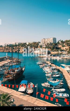 Il vecchio porto di Antalya, Turchia - sfondo di viaggio Foto Stock