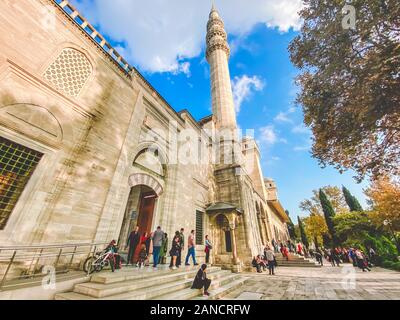 La Moschea di Suleymaniye. Di Suleymaniye Camii. Minareto, Marmara. La Moschea Sulaymaniye esterno Turchia Ottobre 29, 2019, Istanbul. Di Suleymaniye Camii la maggior parte Foto Stock
