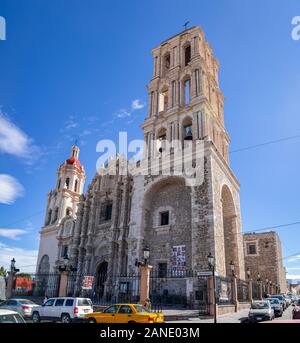 Saltillo, Coahuila, Messico - 21 Novembre 2019: Catedral de Santiago Apóstol, in Saltillo, alla plaza de armas sollevata nel 1745 dal sacerdote Felipe S Foto Stock