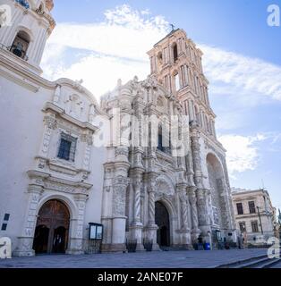 Saltillo, Coahuila, Messico - 21 Novembre 2019: Catedral de Santiago Apóstol, in Saltillo, alla plaza de armas sollevata nel 1745 dal sacerdote Felipe S Foto Stock