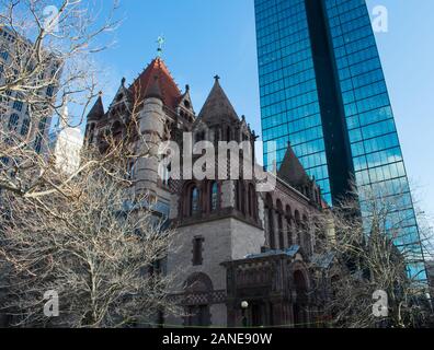 Skyline di Boston durante nuvoloso giorno di estate, Massachusetts, STATI UNITI D'AMERICA Foto Stock