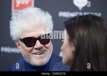 Gennaio 16, 2020, Alcobendas, Spagna: Pedro Almodovar, sinistro con Penelope Cruz, all'Feroz Awards 2020 tappeto rosso al Teatro Auditorio Ciudad de Alcobendas. (Credito Immagine: © Jack Abuin/ZUMA filo) Foto Stock