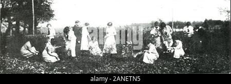 Technala . I. Nel mese di settembre, 1913. Winn il tempo drewnear per le vacanze di Natale. Ho cominciato a chiedermi cosa devo fare durante il tempo. Iwished per andare a casa molto, molto; hut 1 realizzato che non possiamo sempre fare il thingsthat appello a noi più. 1 è andato a un id quegli insegnanti che erano stati gentili con me. andtold lei le circostanze; ella. Nella sua sempre pronta spirito, fissato a me l'occupazione fora pochi giorni durante le vacanze. Questi due insegnanti mi ha tenuto nella loro bella littlehome durante il tempo .ed erano proprio come tipo come potrebbero giacere. Questo anno 1 hanno fatto somesewing per le ragazze, che non aiutano molto e Foto Stock