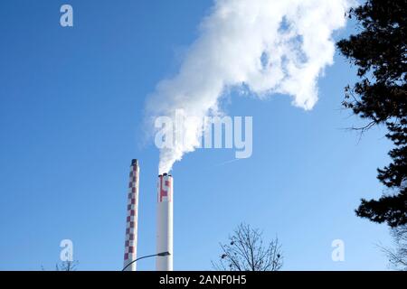 Una vista generale dei fumatori Camino a Basilea in Svizzera. Foto Stock