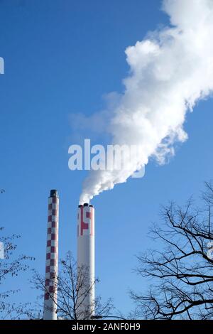 Una vista generale dei fumatori Camino a Basilea in Svizzera. Foto Stock