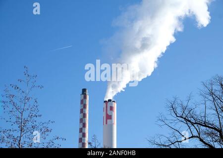 Una vista generale dei fumatori Camino a Basilea in Svizzera. Foto Stock