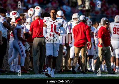 Gennaio 01, 2020 - Pasadena, CA, Stati Uniti d'America : Wisconsin Badgers cornerback Alexander Smith (11) passeggiate sul campo durante la prima metà della 106ª Rose Bowl gioco contro la Oregon Ducks. © Maria Lysaker/CSM Foto Stock