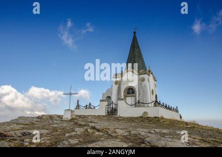 Cappella Kajmakcalan - STS. Pietro e Paolo - WW1 Posizione in Macedonia confine Grecia Foto Stock