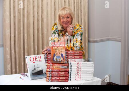 Festival di Windsor, un pubblico con Carol Thatcher, Harte & Garter Hotel, Windsor, Berkshire, Regno Unito. 19 Settembre, 2008. Carol Thatcher, figlia dell'ex Primo Ministro Margaret Thatcher, parla della sua vita e delle sue due libri una nuotata su parte del Goldfish Bowl e QE2 quarant anni famosa. Credito: Maureen McLean/Alamy Foto Stock