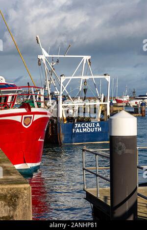 Brixham è una piccola cittadina di pescatori e parrocchia civile nel distretto di Torbay nella contea del Devon, nel sud-ovest dell'Inghilterra. La flotta da pesca, Foto Stock