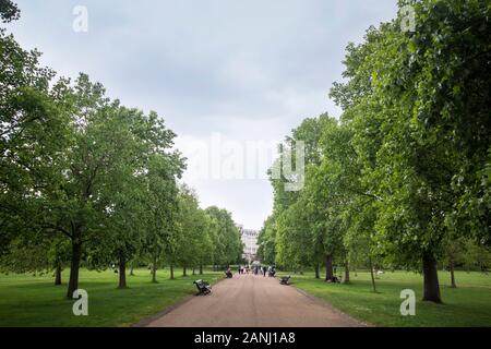 KENSINGTON GARDENS, REGNO UNITO - 20 MAGGIO 2019. Kensington Palace è il luogo di nascita della Regina Vittoria, degli Appartamenti di Stato del Re e del famoso Sunken Garden. Foto Stock