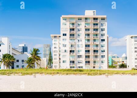 White Beach Front Edifici A South Beach, Florida. Foto Stock