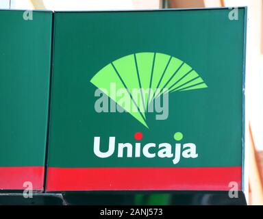 Malaga, Spagna. Xiii gen, 2020. Unicaja logo della banca visto in Costa del Sol, Malaga. Credito: Keith Mayhew/SOPA Immagini/ZUMA filo/Alamy Live News Foto Stock