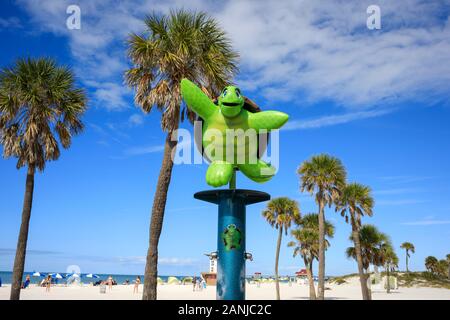 Clearwater Beach - Temperature rosa in 80's impostazione vicino ad alta record per questo tempo di anno in Florida. Foto Stock