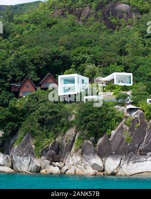 Casa vacanze cubistica sulla costa, Seychelles, Oceano Indiano Foto Stock