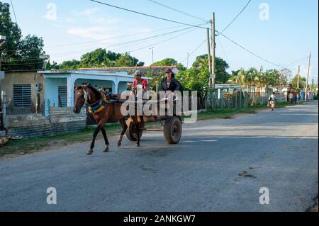 Scena di strada. El Cayuco, Pinar del Río, Cuba. Foto Stock