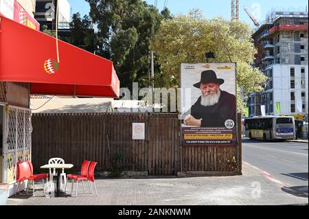 Affissioni poster Menachem Mendel Schneerson il Lubavitcher Rebbe Foto Stock