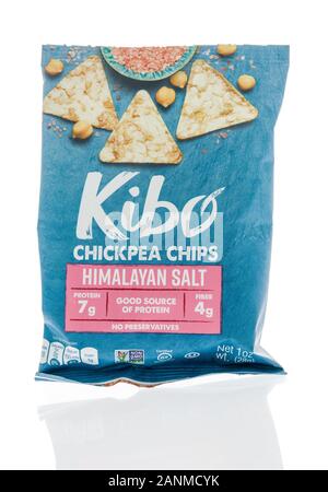 Winneconne, WI - 24 Dicembre 2019 : un pacchetto di Kibo cece chips snack isolato su un background Foto Stock