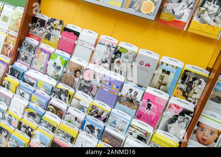 Miami Florida,Walmart Big-Box,shopping shopper shopping shopper negozi mercati di mercato di mercato di vendita di acquisto, negozi al dettaglio negozi business business, p Foto Stock