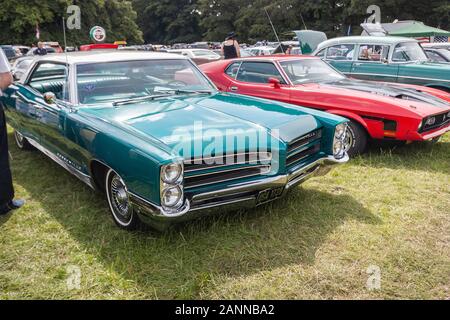 Vista frontale del 1966 Pontiac catalina Foto Stock