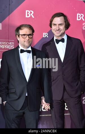 Da sinistra: Bjarne MAEDEL (attore), Lars EIDINGER (attore). Quarantunesima Bavarian Film Award 2019-Red Carpet, tappeto rosso, il 17 gennaio 2019 presso il Prinzregententheater in Muenchen. | Utilizzo di tutto il mondo Foto Stock