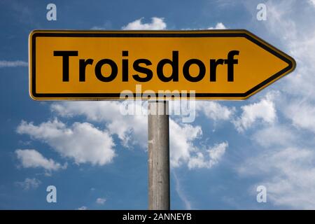 Dettaglio foto di un cartello con la scritta Troisdorf, Renania settentrionale-Vestfalia, Germania, Europa Foto Stock