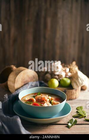 Tom Yum Kung, piccante zuppa di gamberi. Foto Stock