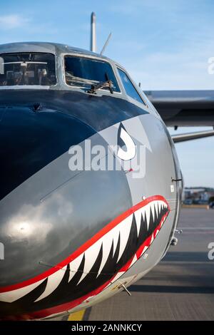 RIGA, Lettonia, 17 gennaio 2020 - ucraino Eleron compagnia aerea cargo aereo Antonov un-26B UR-CSK in livrea speciale terre Aeroporto internazionale di Riga. Il piano è stato utilizzato nel film di Hollywood delle parti soggette a usura Foto Stock