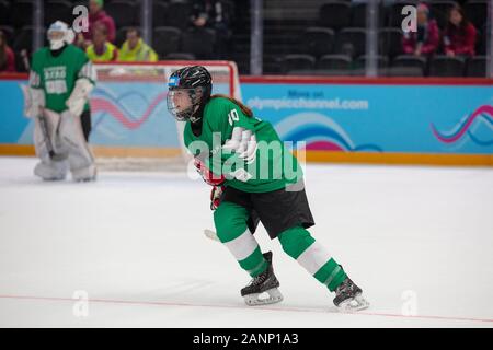 Jessie Taylor (15) del team GB compete nel torneo femminile di hockey su ghiaccio di Losanna 2020 NOC 3 il 3° turno preliminare del 10th gennaio 2020 Foto Stock