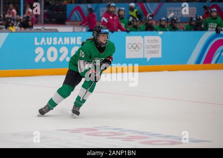 Jessie Taylor (15) del team GB compete nel torneo femminile di hockey su ghiaccio di Losanna 2020 NOC 3 il 3° turno preliminare del 10th gennaio 2020 Foto Stock