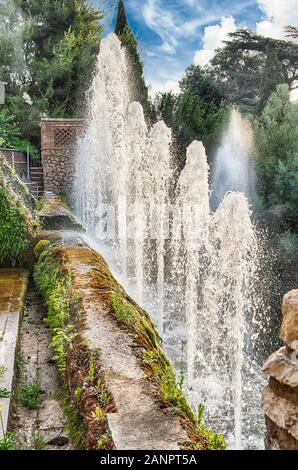 La fontana del Nettuno, iconico punto di riferimento in Villa d'Este, Tivoli, Italia Foto Stock