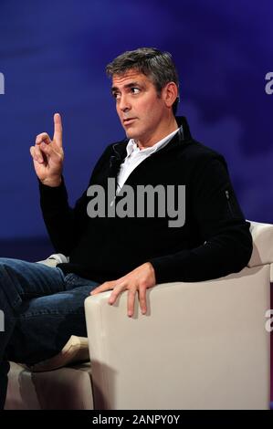 Milano Italia 10/04/2008 , George Clooney ospite della trasmissione Che tempo che fa' in Studi Rai. Foto Stock