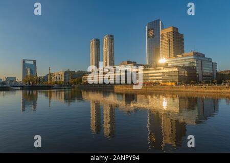 Nuovo ed esclusivo Dockland area Puerto Madero, membro di capitale Buenos Aires, Argentina, America Latina Foto Stock