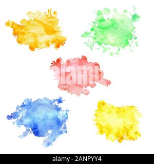 Serie di acquerelli di macchie con schizzi e macchie. Acquerello macchie di colore arancione, rosa, verde, giallo e blu. Blot isolato su uno sfondo bianco, ha Foto Stock