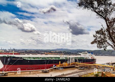 Le raffinerie di petrolio in Benicia Calfiornia USA la baia di San Francisco Foto Stock