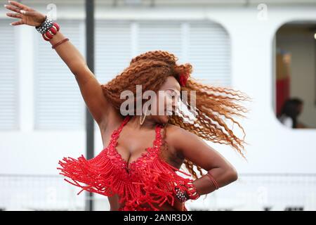 Sao Paulo, Brasile. 18 gennaio, 2020. 18 gennaio 2020: membri di Camisa 12 scuole di samba a prendere parte alle prove generali per le prossime Sao Paulo Carnevale 2020, all'Anhembi Sambadrome. Le sfilate si svolgerà il 21 e 22 febbraio. Credito: ZUMA Press, Inc./Alamy Live News Foto Stock