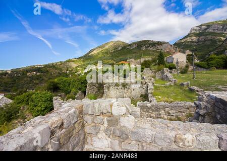 Stari Bar (Old Bar), il Montenegro, la vista diversa della città antica fortezza, un museo a cielo aperto e la medievale più grande sito archeologico Foto Stock