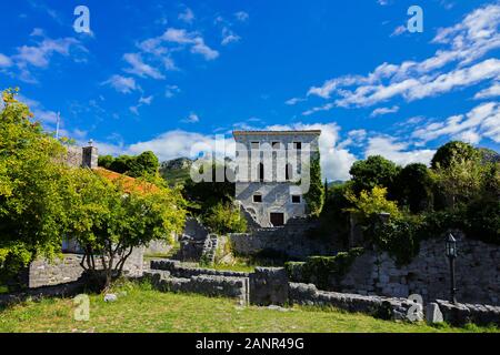 Stari Bar (Old Bar), il Montenegro, la vista diversa della città antica fortezza, un museo a cielo aperto e la medievale più grande sito archeologico Foto Stock