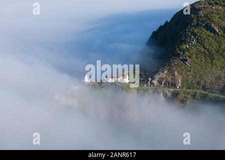 Il Fort Amherst il faro in si restringe il passaggio dall'Oceano Atlantico a San Giovanni Porto, Terranova. Foto Stock