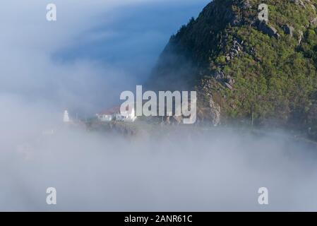 Il Fort Amherst il faro in si restringe il passaggio dall'Oceano Atlantico a San Giovanni Porto, Terranova. Foto Stock