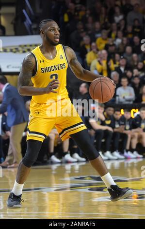 Wichita, Kansas, Stati Uniti d'America. 18 gennaio, 2020. Wichita State Shockers guard Jamarius Burton (2) gestisce la sfera durante il NCAA Pallacanestro tra la Houston Cougars e Wichita State Shockers a Charles Koch Arena di Wichita, Kansas. Kendall Shaw/CSM/Alamy Live News Foto Stock