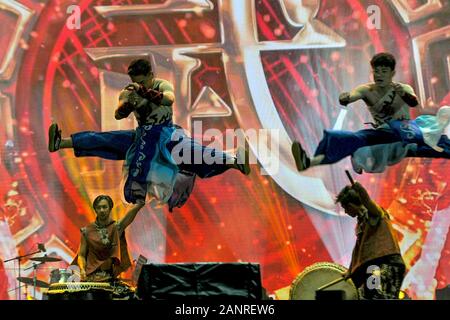 Kuala Lumpur, Malesia. Xix gen, 2020. Le persone a svolgere durante il Festival della Primavera Cinese celebrazioni a Kuala Lumpur, Malesia, Gennaio 18, 2020. Credito: Xinhua/Alamy Live News Foto Stock